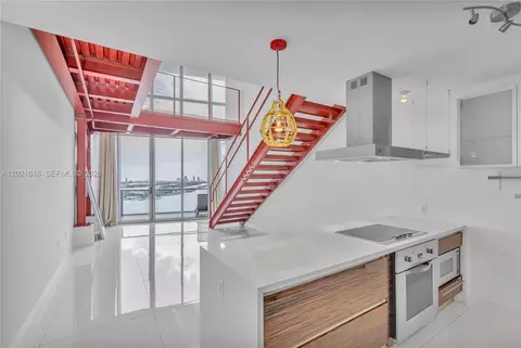 1100 Biscayne Blvd #2706, Miami, FL 33132