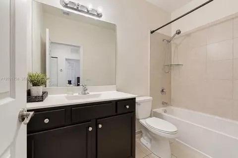 Bath - 3382 W 104th Ter, Hialeah, FL 33018 photo 1 of 1