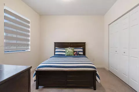 Bedroom - 3382 W 104th Ter, Hialeah, FL 33018 photo 4 of 4