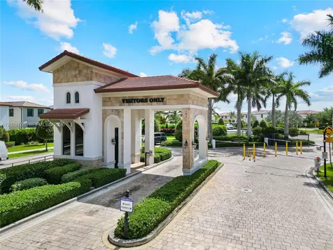 View/Area - 3382 W 104th Ter, Hialeah, FL 33018 photo 6 of 6