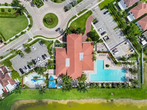 View/Area - 3382 W 104th Ter, Hialeah, FL 33018 photo 5 of 6