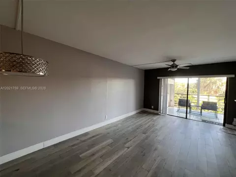 9440 SW 8th St #320, Boca Raton, FL 33428