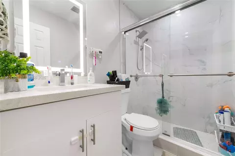 Bath - Undisclosed, Hialeah, FL 33012 photo 1 of 1