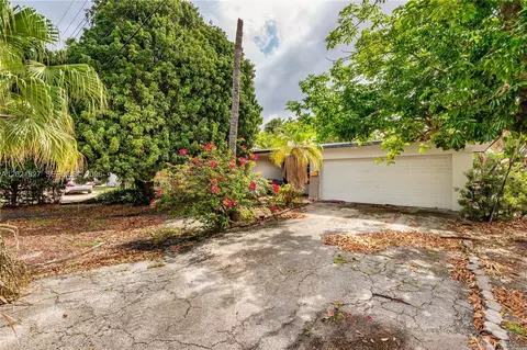 3905 SW 67th Ter, Miramar, FL 33023