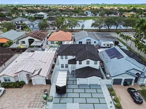 15486 SW 23rd Ln, Miami, FL 33185
