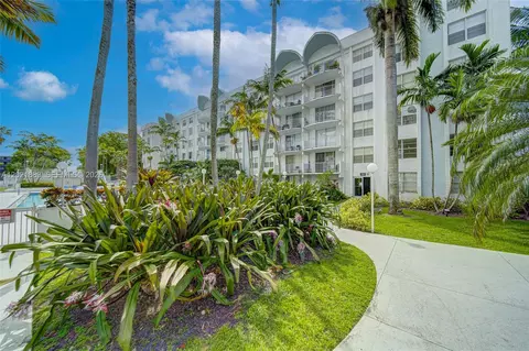 494 NW 165th St Rd #C-205, Miami, FL 33169