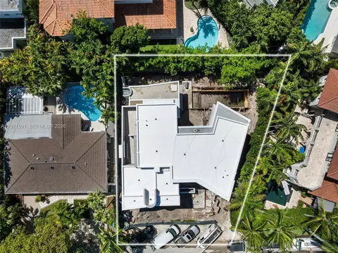 View/Area - 238 Buttonwood Dr, Key Biscayne, FL 33149 photo 4 of 5