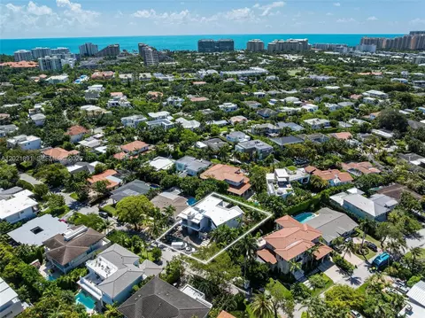 View/Area - 238 Buttonwood Dr, Key Biscayne, FL 33149 photo 5 of 5