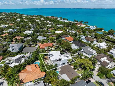 View/Area - 238 Buttonwood Dr, Key Biscayne, FL 33149 photo 2 of 5