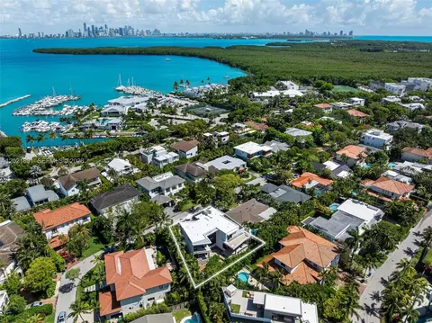 View/Area - 238 Buttonwood Dr, Key Biscayne, FL 33149 photo 3 of 5