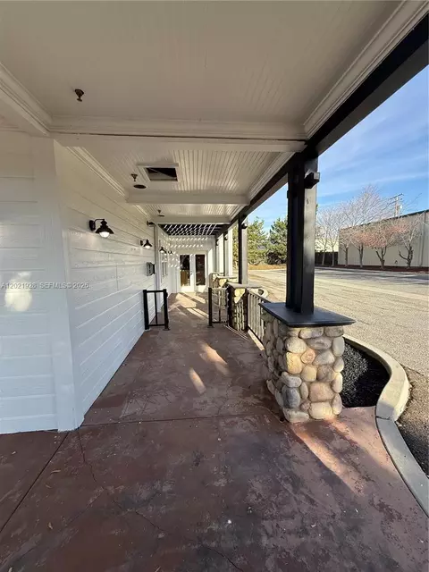 Exterior - 428 N Curry St, Tehachapi, CA 93561 photo 14 of 20