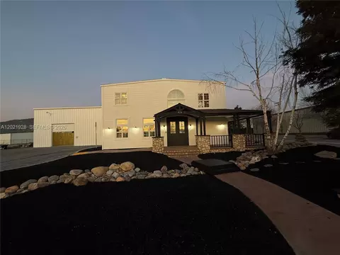 Exterior - 428 N Curry St, Tehachapi, CA 93561 photo 2 of 20