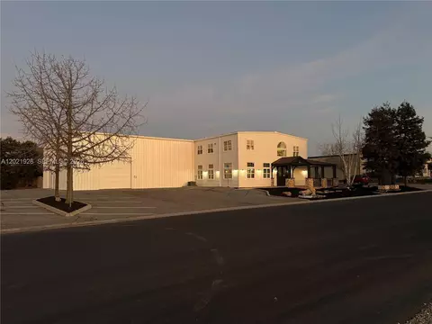 Exterior - 428 N Curry St, Tehachapi, CA 93561 photo 3 of 20