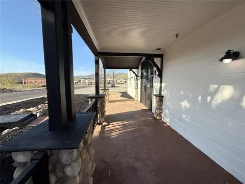 Exterior - 428 N Curry St, Tehachapi, CA 93561 photo 13 of 20