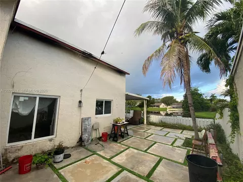 901 Cumberland Ter, Davie, FL 33325