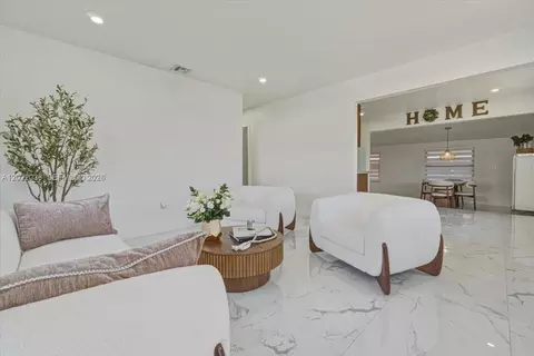 120 W 50th St, Hialeah, FL 33012