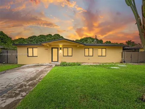 1752 NW 108th St, Miami, FL 33167