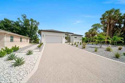 3286 Eagle Pass St, North Port, FL 34286