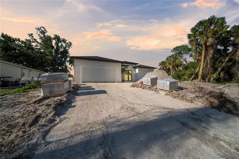 3286 Eagle Pass St, North Port, FL 34286