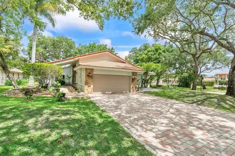 1001 SW 93rd Ave, Plantation, FL 33324