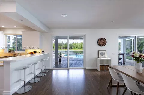 2517 Hunters Run Way, Weston, FL 33327