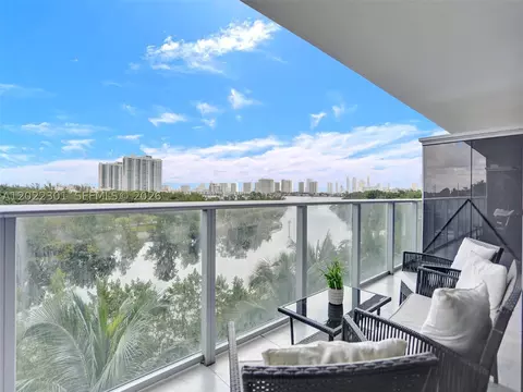 16385 N Biscayne Blvd #403, North Miami Beach, FL 33160
