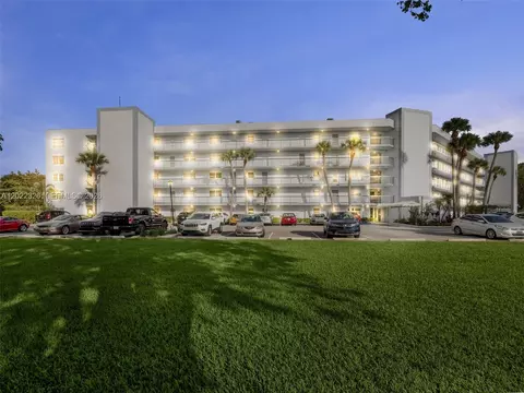 6400 NW 2nd Ave #117, Boca Raton, FL 33487