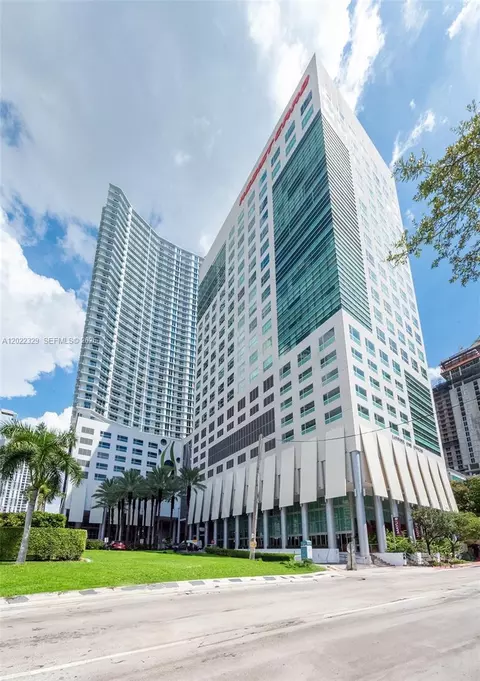 185 SW 7th St #4201, Miami, FL 33130