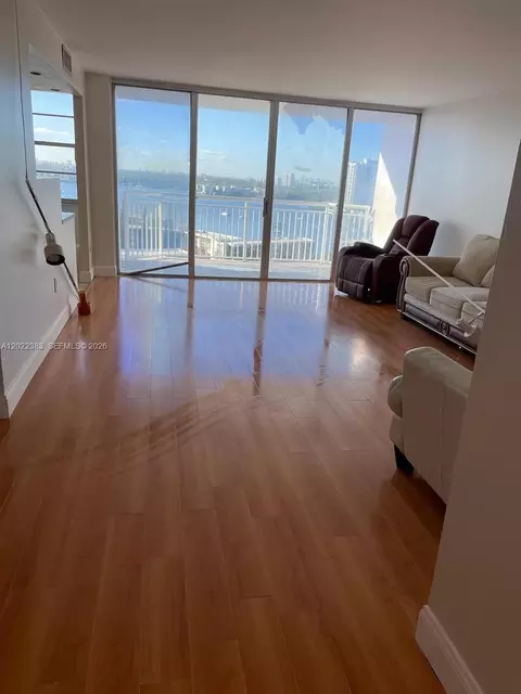 Undisclosed, Aventura, FL 33160