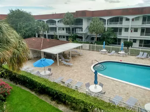 581 Blue Heron Dr #315-B, Hallandale Beach, FL 33009