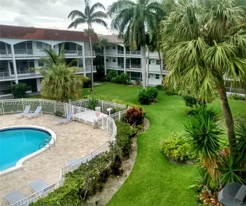 581 Blue Heron Dr #315-B, Hallandale Beach, FL 33009