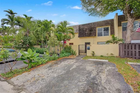 3764 SW 60th Ter #15, Davie, FL 33314