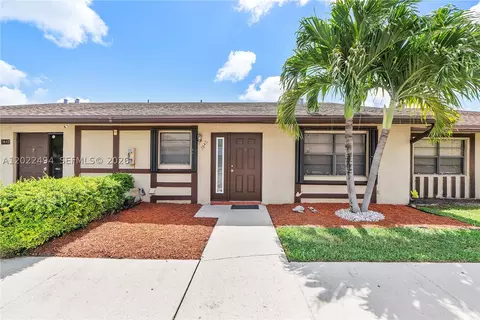 3840 Farragut St, Hollywood, FL 33021