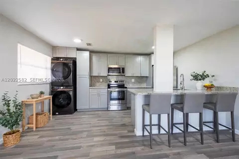 4111 Stirling Rd #509, Dania Beach, FL 33314
