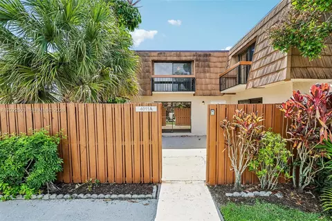 4011 Palm Bay Cir #A, West Palm Beach, FL 33406