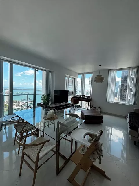 500 Brickell Ave #4102, Miami, FL 33131