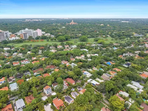 View/Area - 644 Navarre Ave, Coral Gables, FL 33134 photo 7 of 10