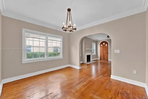Living - 644 Navarre Ave, Coral Gables, FL 33134 photo 4 of 4
