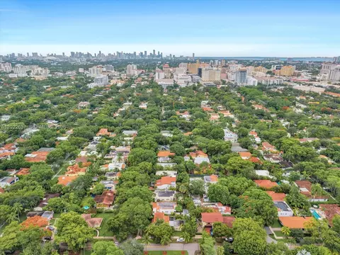 View/Area - 644 Navarre Ave, Coral Gables, FL 33134 photo 9 of 10