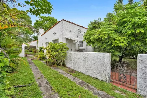 Exterior - 644 Navarre Ave, Coral Gables, FL 33134 photo 8 of 10