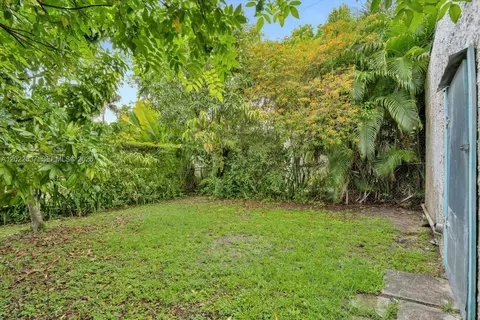 Exterior - 644 Navarre Ave, Coral Gables, FL 33134 photo 10 of 10