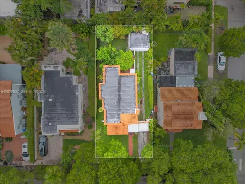 View/Area - 644 Navarre Ave, Coral Gables, FL 33134 photo 4 of 10