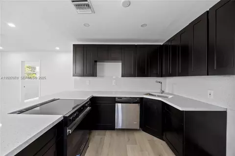 2608 NW 3rd St, Pompano Beach, FL 33069