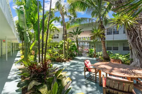1925 Washington Ave #16, Miami Beach, FL 33139