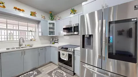 Kitchen - 357 W 44th St, Hialeah, FL 33012 photo 3 of 6