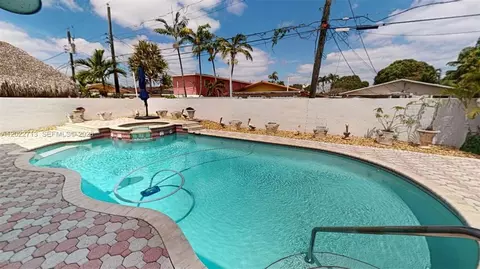 Exterior - 357 W 44th St, Hialeah, FL 33012 photo 5 of 9