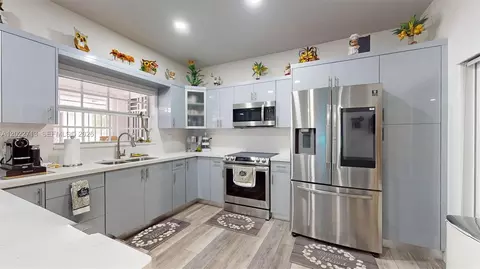 Kitchen - 357 W 44th St, Hialeah, FL 33012 photo 5 of 6