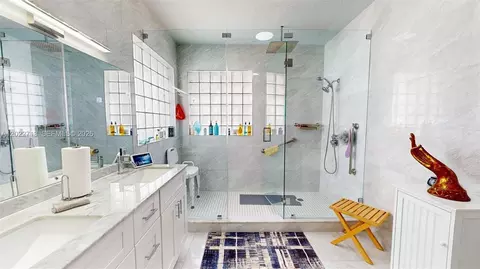 Bath - 357 W 44th St, Hialeah, FL 33012 photo 1 of 7