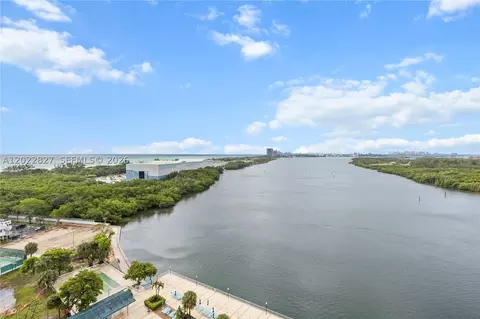 300 Bayview Dr #1504, Sunny Isles Beach, FL 33160
