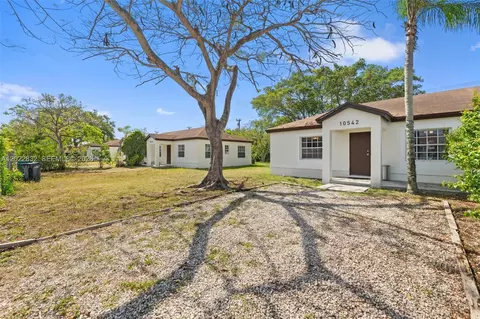 10634 SW 182nd St, Miami, FL 33157